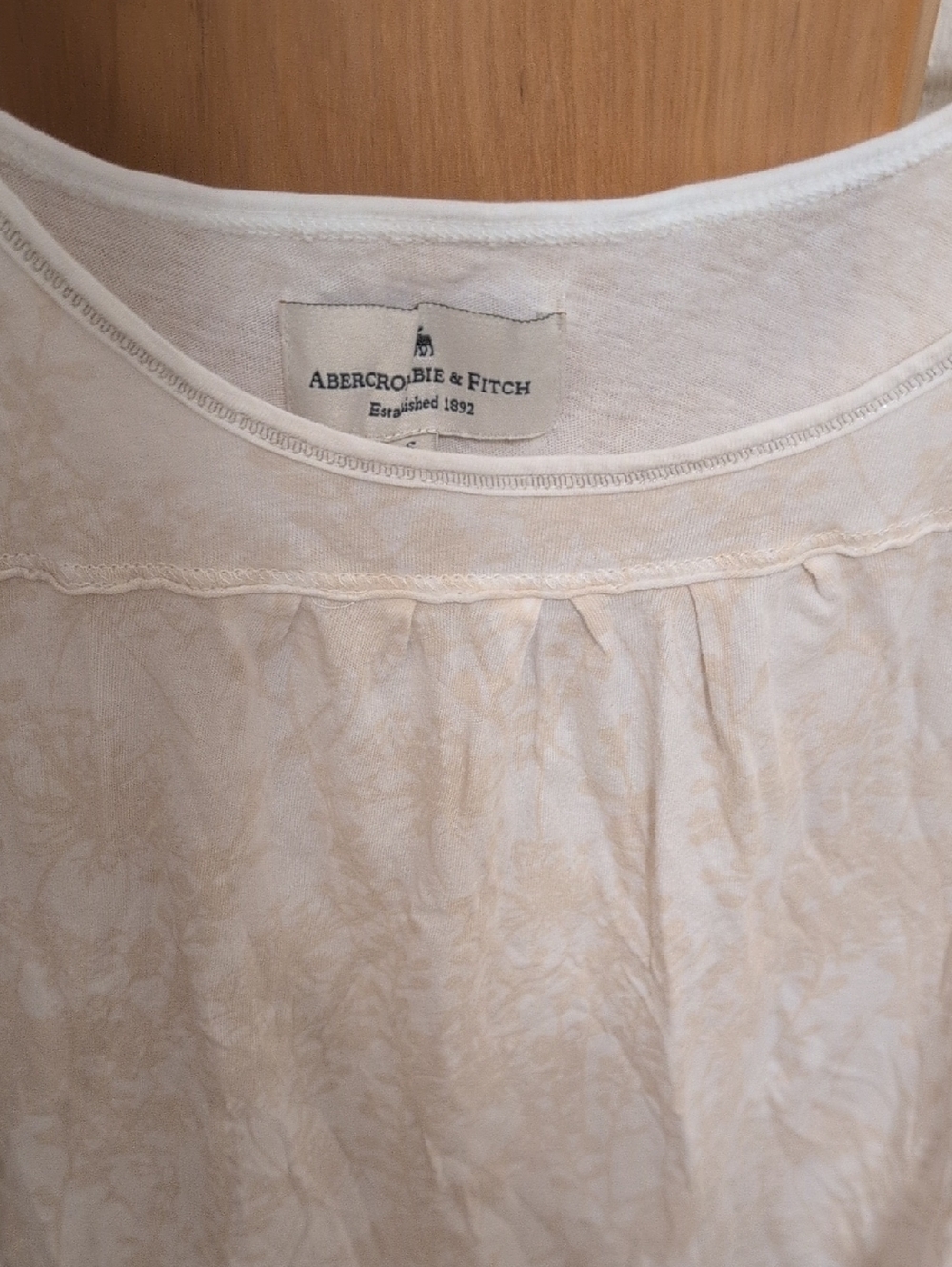 Abercrombie & Fitch Light Cream Floral Scoop Top
